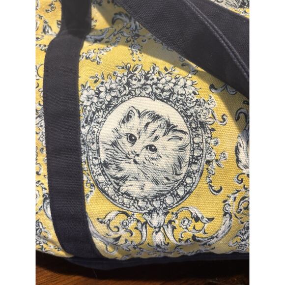 Victorian Style Toile Cat Bag - Picture 4 of 10